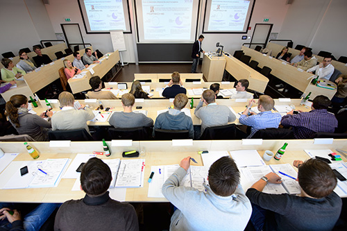 Studenten im Vorlesungssaal der WHU Otto Beisheim School of Management