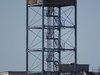 Ein Treppenturm aus Stahl mit zahlreichen Verstrebungen.