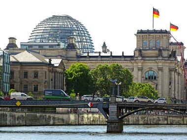 Das Foto zeigt den Bundestag in Berlin.