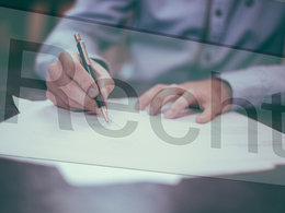 Berufseinstiegsforum "Arbeitsvertrag & Arbeitsrecht": Das Foto zeigt eine Vertragsunterzeichnung beim Berufseinstieg.