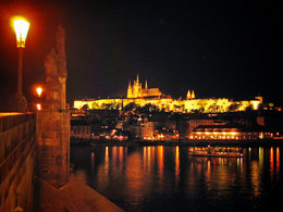 Städtereisen: Prager Burg und Karlsbrücke in Prag