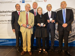 Weltwirtschaftlicher Preis 2015: Gruppenbild der Preisträger Gorbatschow, Immelt, Tompkins und Pissarides 