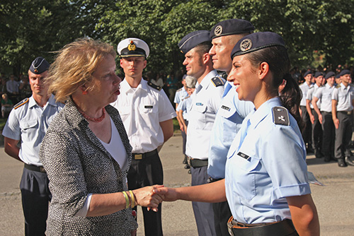 Gratulationen zum Beförderungsappell der Offiziere bei der Bundeswehr
