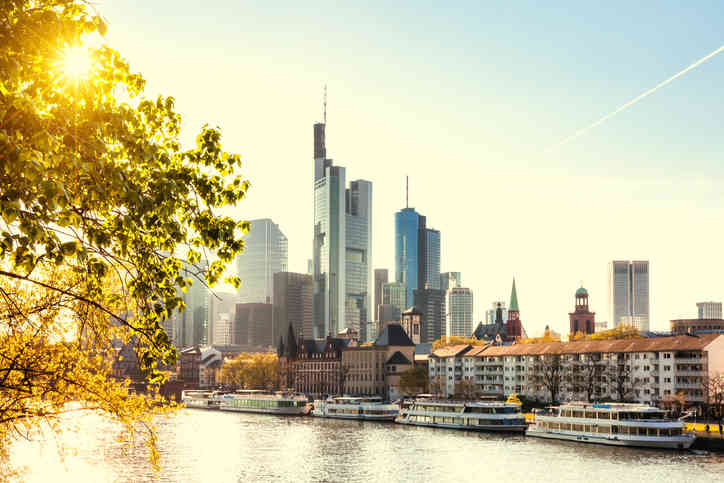 Skyline vom Financial District der Bankenmetropole Frankfurt am Main