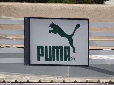 Logo der Markenschuhe Adidas, Puma, Nike und Reebock.