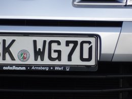 Der Teil eines Autokennzeichen: WG 70.