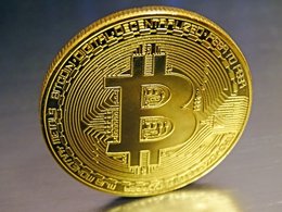 Das Foto zeigt eine symbolische Münze der Kryptowährung Bitcoin.