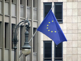 EU-Fahne: Grenze für Staatsdefizite ausgesetzt