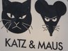 Ein rundes Schild in schwarz weiß von einer Cafe Bar mit einer Katze und einer Maus und der Katz&Maus Aufschrift.
