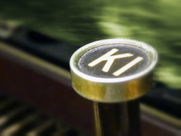 Die Großbuchstaben "KI" auf einer Taste stehen für "Künstliche Intelligenz"