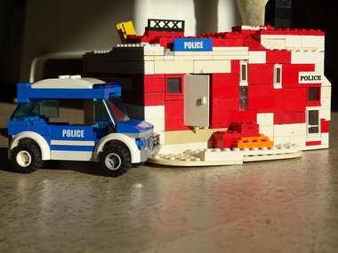 Eine Polizeiwache aus Lego.