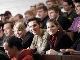 Studenten im Hörsaal an der HS Koblenz