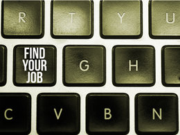 Umschulung: Die Aufschrift "Find your job" auf der Taste einer Computertastatur